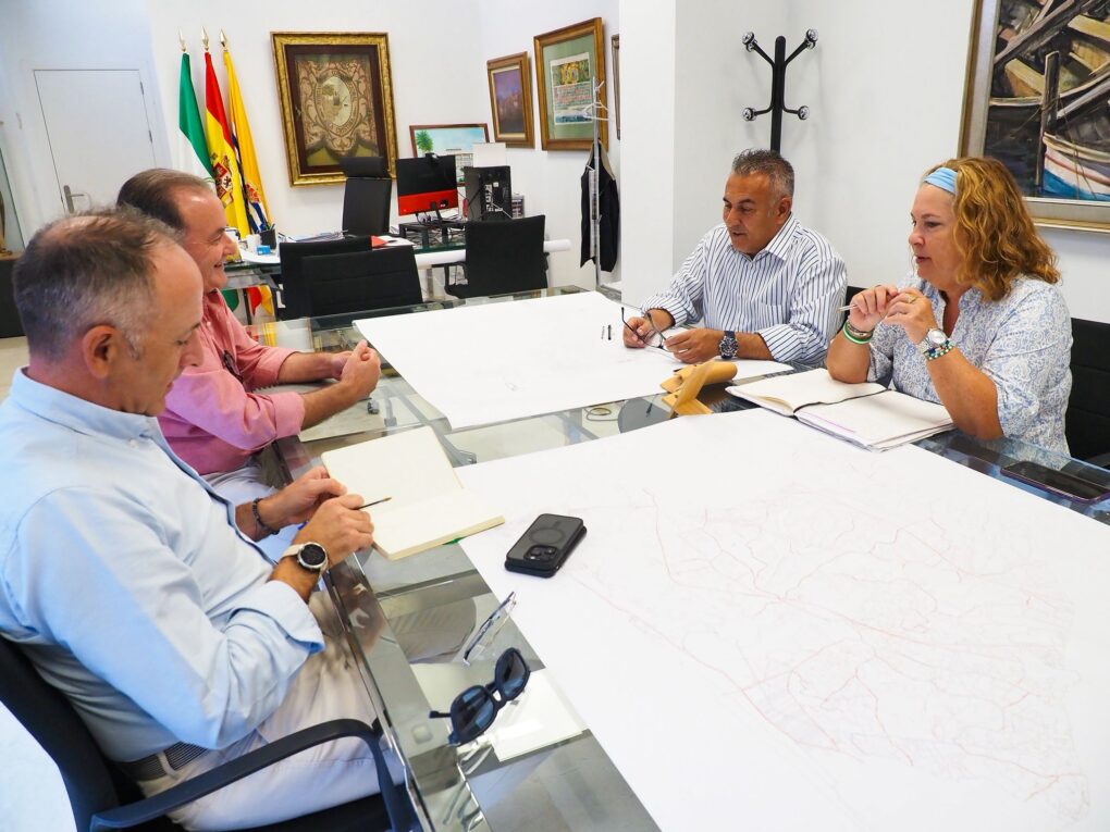 Encuentro de representantes de ambas entidades en Isla Cristina. (Ayuntamiento de Isla Cristina)